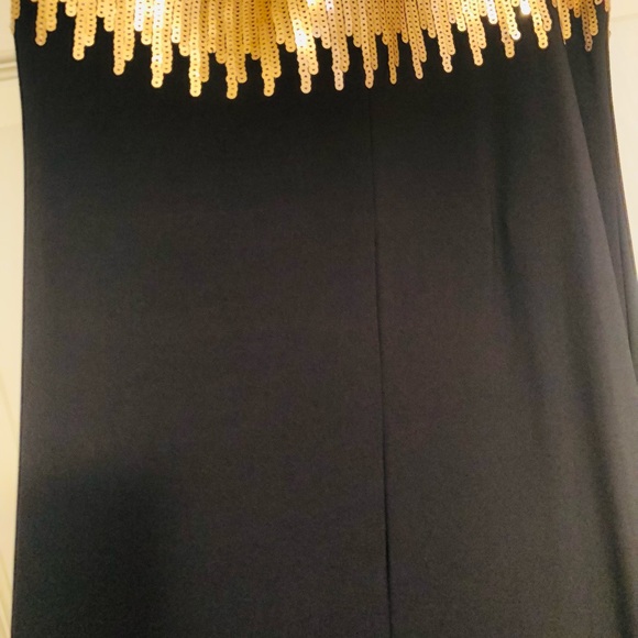 David Meister Evening Gown. Gold and Black Sequins. Jersey Fabric. Size 14. - Picture 7 of 15